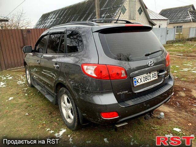 Серый Хендай Санта Фе, объемом двигателя 2.2 л и пробегом 230 тыс. км за 9799 $, фото 1 на Automoto.ua