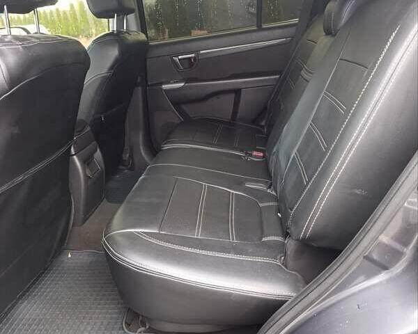 Сірий Хендай Санта Фе, об'ємом двигуна 2.2 л та пробігом 209 тис. км за 12500 $, фото 13 на Automoto.ua