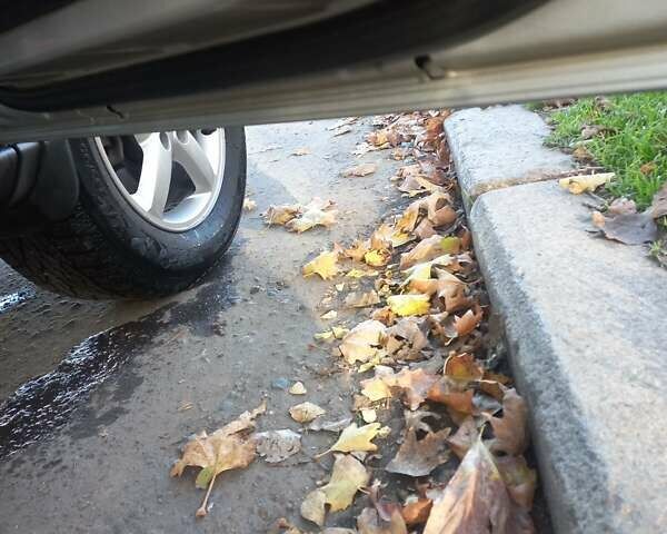 Серый Хендай Санта Фе, объемом двигателя 2.19 л и пробегом 227 тыс. км за 10600 $, фото 11 на Automoto.ua