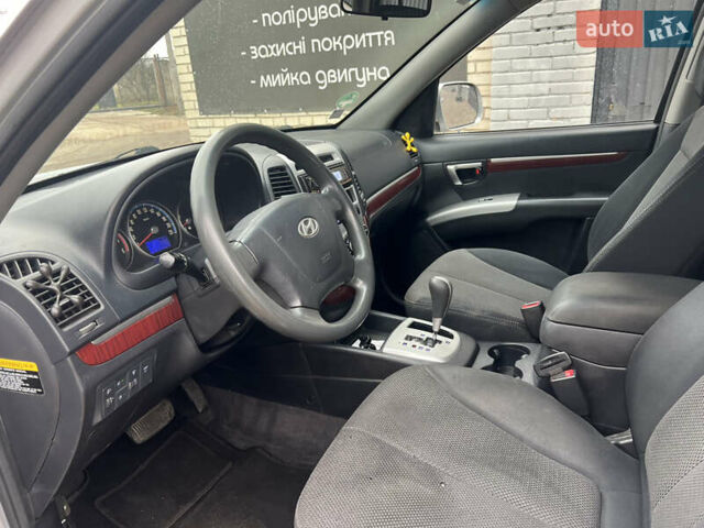 Серый Хендай Санта Фе, объемом двигателя 2.2 л и пробегом 272 тыс. км за 8900 $, фото 10 на Automoto.ua