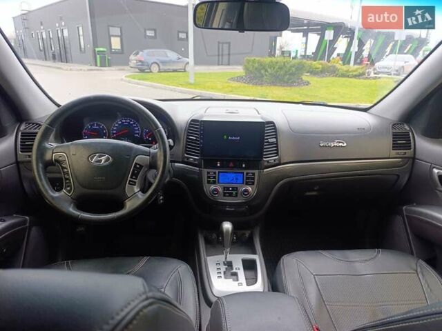 Сірий Хендай Санта Фе, об'ємом двигуна 2.2 л та пробігом 209 тис. км за 12500 $, фото 15 на Automoto.ua