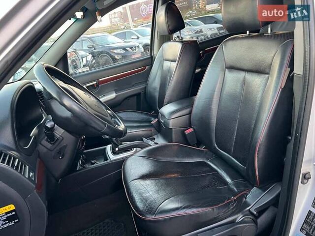 Серый Хендай Санта Фе, объемом двигателя 2.2 л и пробегом 279 тыс. км за 10890 $, фото 16 на Automoto.ua