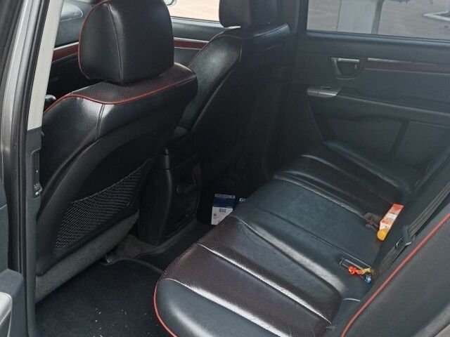 Сірий Хендай Санта Фе, об'ємом двигуна 2.2 л та пробігом 230 тис. км за 11000 $, фото 5 на Automoto.ua