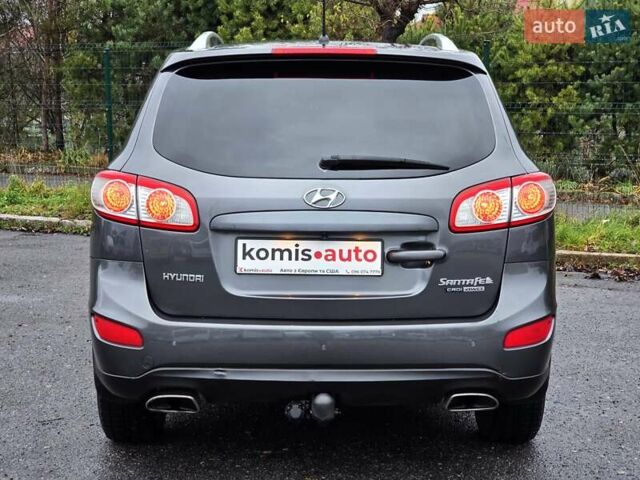 Серый Хендай Санта Фе, объемом двигателя 2.2 л и пробегом 229 тыс. км за 11999 $, фото 5 на Automoto.ua