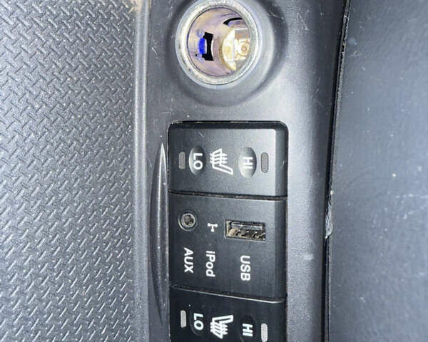 Серый Хендай Санта Фе, объемом двигателя 2.66 л и пробегом 170 тыс. км за 10300 $, фото 12 на Automoto.ua