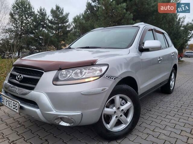 Серый Хендай Санта Фе, объемом двигателя 2.19 л и пробегом 252 тыс. км за 10300 $, фото 2 на Automoto.ua