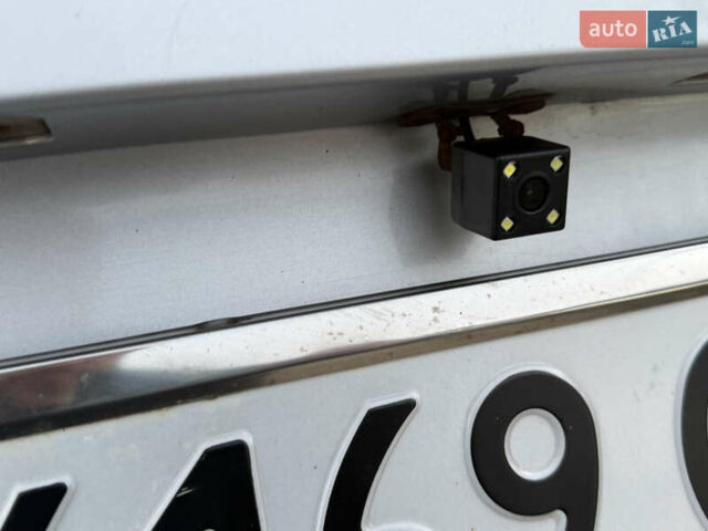 Серый Хендай Санта Фе, объемом двигателя 2.66 л и пробегом 170 тыс. км за 10300 $, фото 5 на Automoto.ua