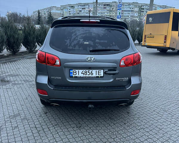 Серый Хендай Санта Фе, объемом двигателя 2.2 л и пробегом 160 тыс. км за 8600 $, фото 6 на Automoto.ua