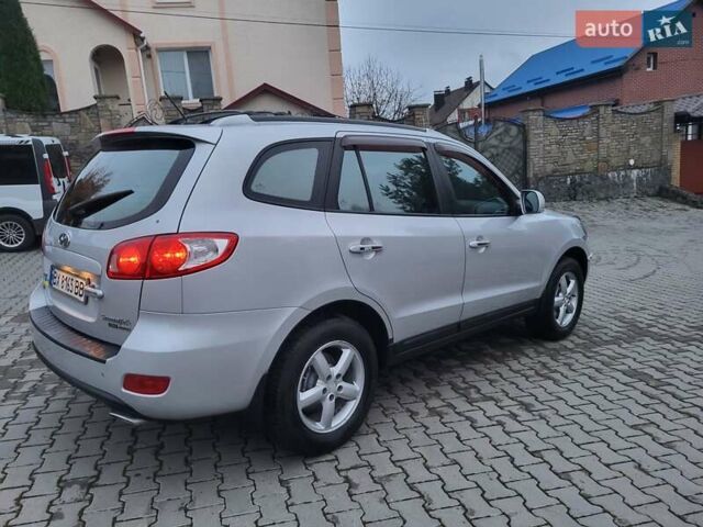 Серый Хендай Санта Фе, объемом двигателя 2.19 л и пробегом 252 тыс. км за 10300 $, фото 13 на Automoto.ua