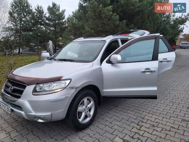 Серый Хендай Санта Фе, объемом двигателя 2.19 л и пробегом 252 тыс. км за 10300 $, фото 76 на Automoto.ua