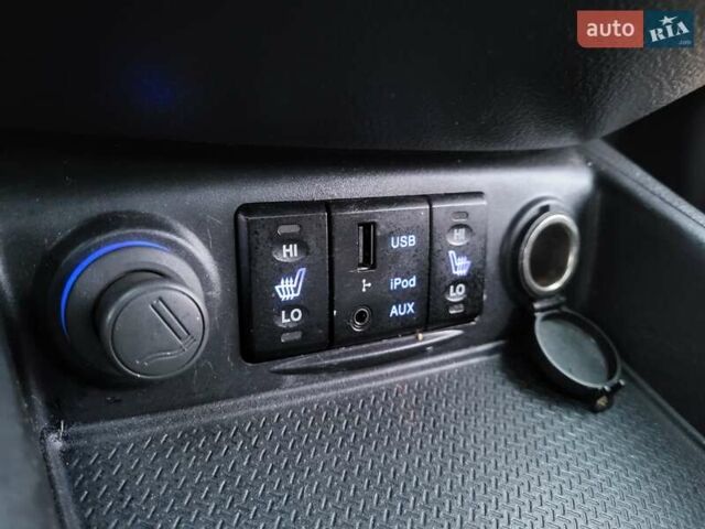 Серый Хендай Санта Фе, объемом двигателя 2.19 л и пробегом 252 тыс. км за 10300 $, фото 83 на Automoto.ua