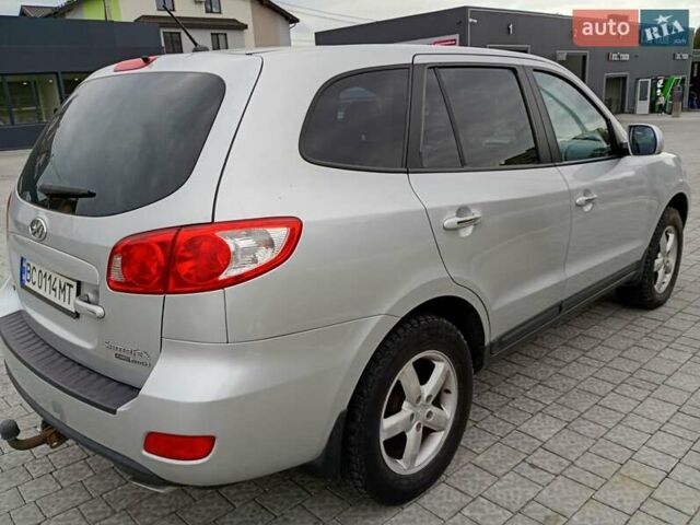 Серый Хендай Санта Фе, объемом двигателя 2.2 л и пробегом 240 тыс. км за 10200 $, фото 2 на Automoto.ua