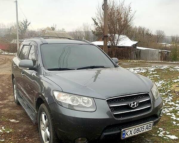Серый Хендай Санта Фе, объемом двигателя 2.2 л и пробегом 230 тыс. км за 9799 $, фото 2 на Automoto.ua