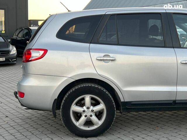 Серый Хендай Санта Фе, объемом двигателя 2.2 л и пробегом 279 тыс. км за 10890 $, фото 9 на Automoto.ua