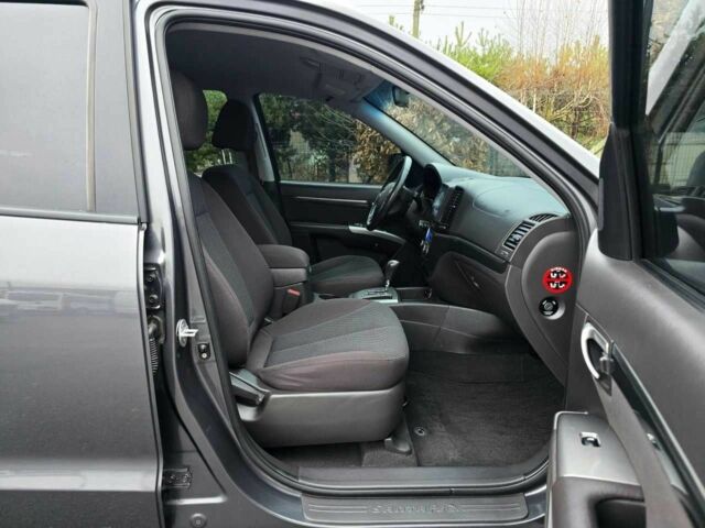 Серый Хендай Санта Фе, объемом двигателя 2.2 л и пробегом 229 тыс. км за 11999 $, фото 4 на Automoto.ua