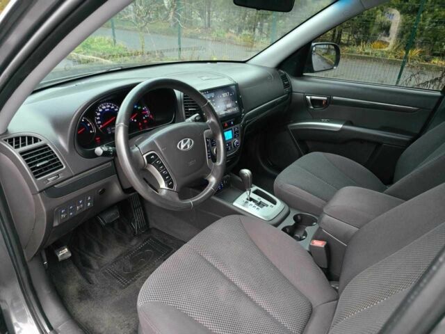 Серый Хендай Санта Фе, объемом двигателя 2.2 л и пробегом 229 тыс. км за 11999 $, фото 9 на Automoto.ua