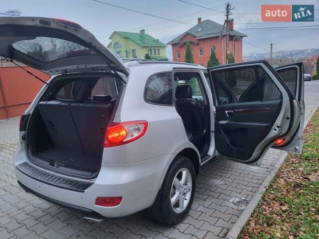 Серый Хендай Санта Фе, объемом двигателя 2.19 л и пробегом 252 тыс. км за 10300 $, фото 78 на Automoto.ua