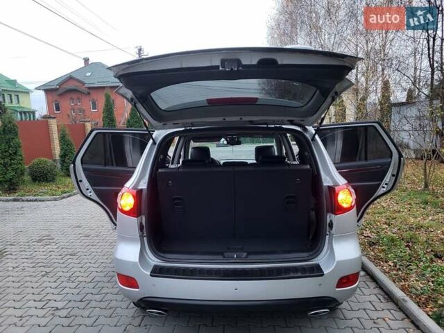 Серый Хендай Санта Фе, объемом двигателя 2.19 л и пробегом 252 тыс. км за 10300 $, фото 70 на Automoto.ua