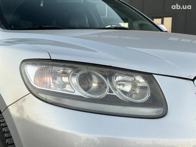 Серый Хендай Санта Фе, объемом двигателя 2.2 л и пробегом 279 тыс. км за 10890 $, фото 12 на Automoto.ua