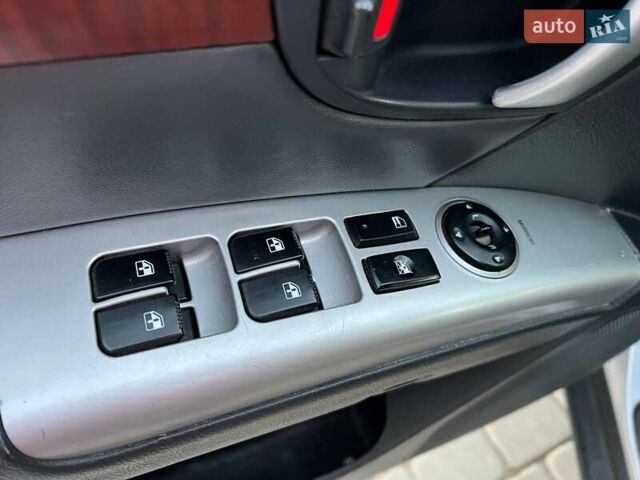 Серый Хендай Санта Фе, объемом двигателя 2.2 л и пробегом 279 тыс. км за 10890 $, фото 14 на Automoto.ua