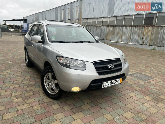 Серый Хендай Санта Фе, объемом двигателя 2.2 л и пробегом 272 тыс. км за 8900 $, фото 1 на Automoto.ua