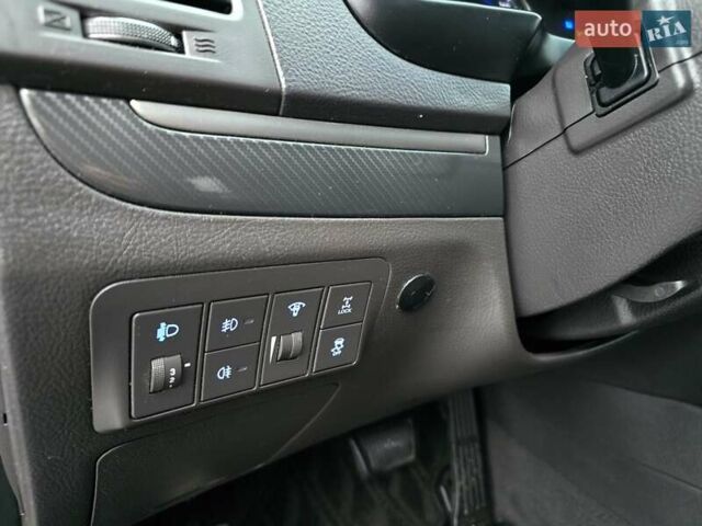 Серый Хендай Санта Фе, объемом двигателя 2.2 л и пробегом 229 тыс. км за 11999 $, фото 18 на Automoto.ua