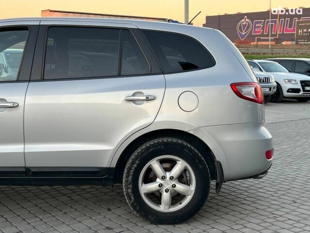 Серый Хендай Санта Фе, объемом двигателя 2.2 л и пробегом 279 тыс. км за 10890 $, фото 5 на Automoto.ua