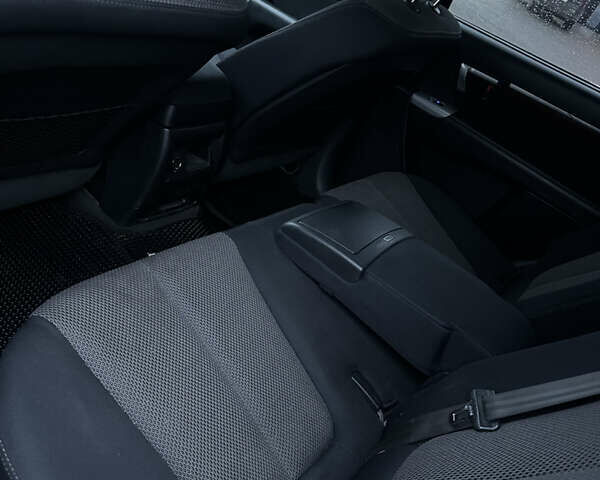 Серый Хендай Санта Фе, объемом двигателя 2.2 л и пробегом 160 тыс. км за 8600 $, фото 12 на Automoto.ua