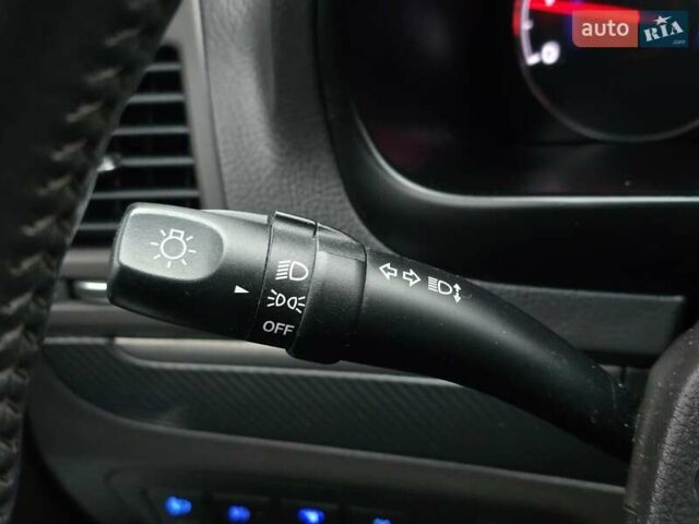 Серый Хендай Санта Фе, объемом двигателя 2.2 л и пробегом 229 тыс. км за 11999 $, фото 22 на Automoto.ua