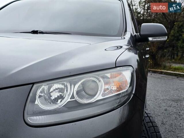 Серый Хендай Санта Фе, объемом двигателя 2.2 л и пробегом 229 тыс. км за 11999 $, фото 11 на Automoto.ua