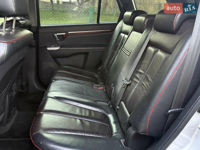 Серый Хендай Санта Фе, объемом двигателя 2.66 л и пробегом 170 тыс. км за 10300 $, фото 6 на Automoto.ua