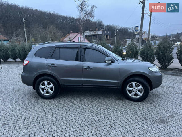 Серый Хендай Санта Фе, объемом двигателя 2.2 л и пробегом 160 тыс. км за 8600 $, фото 10 на Automoto.ua