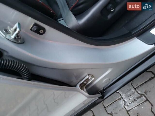 Серый Хендай Санта Фе, объемом двигателя 2.19 л и пробегом 252 тыс. км за 10300 $, фото 129 на Automoto.ua