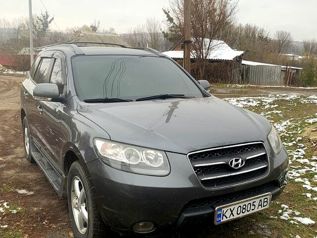 Серый Хендай Санта Фе, объемом двигателя 2.2 л и пробегом 230 тыс. км за 9799 $, фото 3 на Automoto.ua