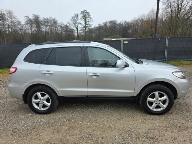 Серый Хендай Санта Фе, объемом двигателя 2.2 л и пробегом 189 тыс. км за 2799 $, фото 3 на Automoto.ua