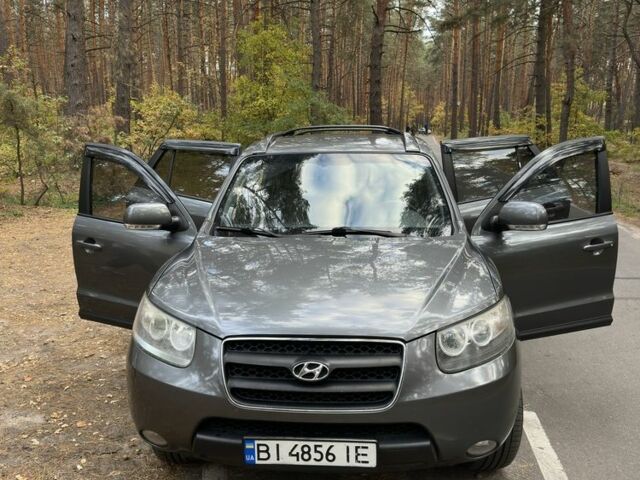 Серый Хендай Санта Фе, объемом двигателя 2.2 л и пробегом 160 тыс. км за 8600 $, фото 1 на Automoto.ua