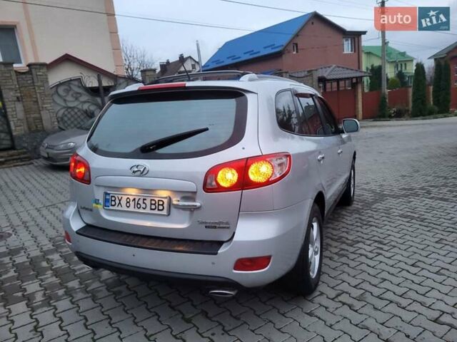 Серый Хендай Санта Фе, объемом двигателя 2.19 л и пробегом 252 тыс. км за 10300 $, фото 8 на Automoto.ua
