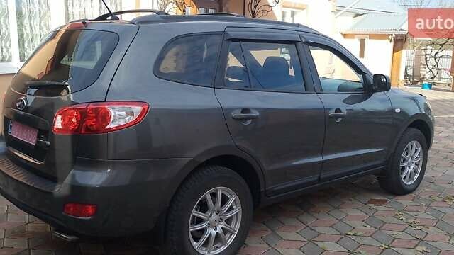 Серый Хендай Санта Фе, объемом двигателя 2.2 л и пробегом 185 тыс. км за 10700 $, фото 6 на Automoto.ua