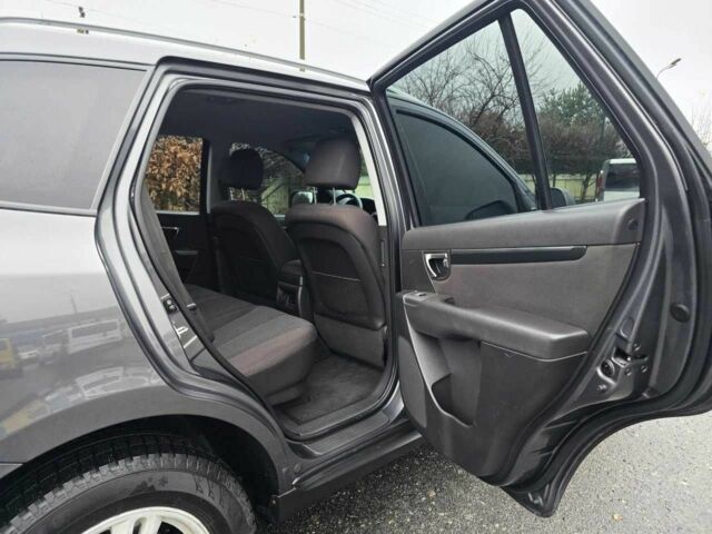 Серый Хендай Санта Фе, объемом двигателя 2.2 л и пробегом 229 тыс. км за 11999 $, фото 5 на Automoto.ua