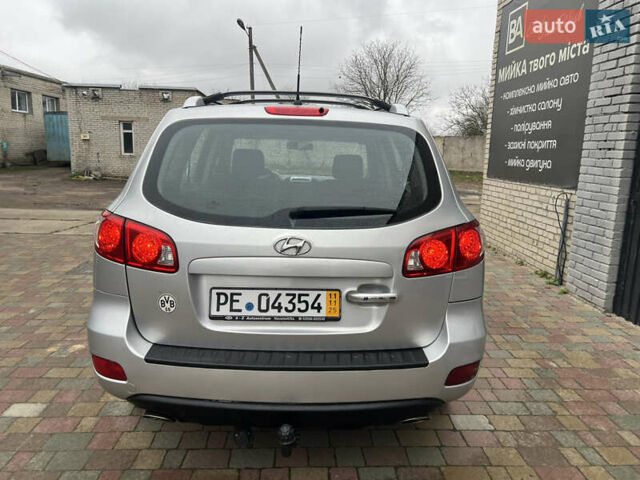 Серый Хендай Санта Фе, объемом двигателя 2.2 л и пробегом 272 тыс. км за 8900 $, фото 5 на Automoto.ua