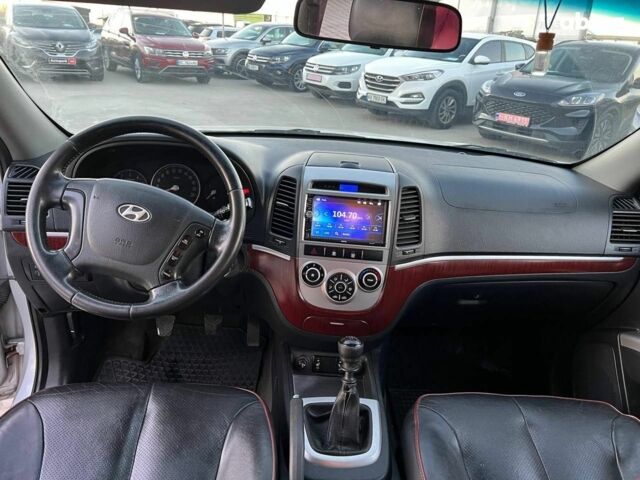 Серый Хендай Санта Фе, объемом двигателя 2.2 л и пробегом 279 тыс. км за 10890 $, фото 34 на Automoto.ua