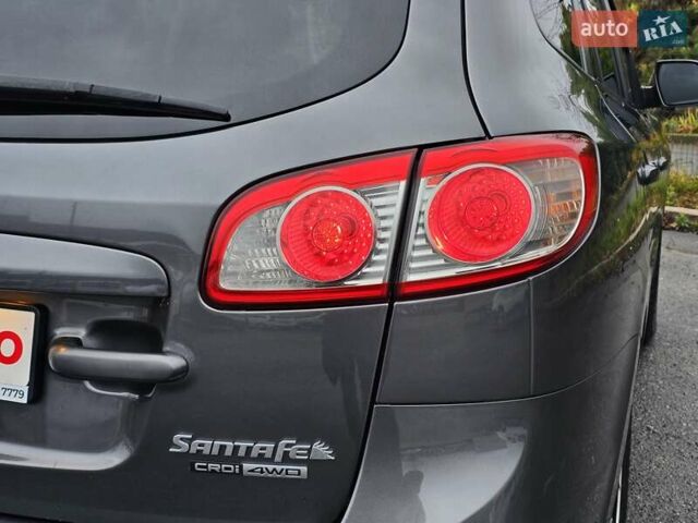 Серый Хендай Санта Фе, объемом двигателя 2.2 л и пробегом 229 тыс. км за 11999 $, фото 48 на Automoto.ua