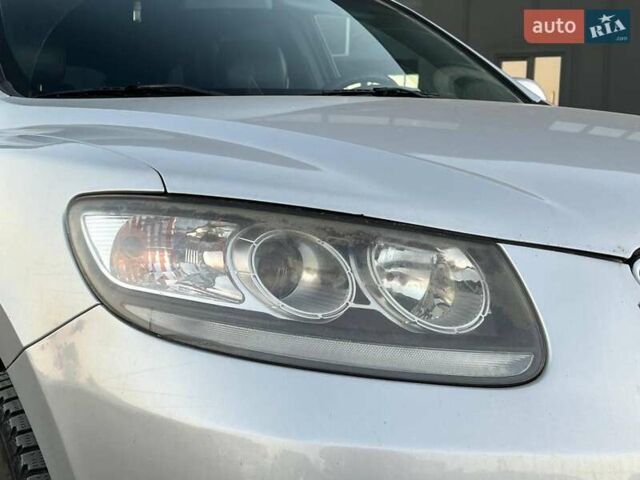 Серый Хендай Санта Фе, объемом двигателя 2.2 л и пробегом 279 тыс. км за 10890 $, фото 12 на Automoto.ua