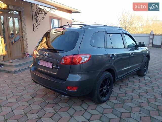 Серый Хендай Санта Фе, объемом двигателя 2.2 л и пробегом 185 тыс. км за 9800 $, фото 3 на Automoto.ua