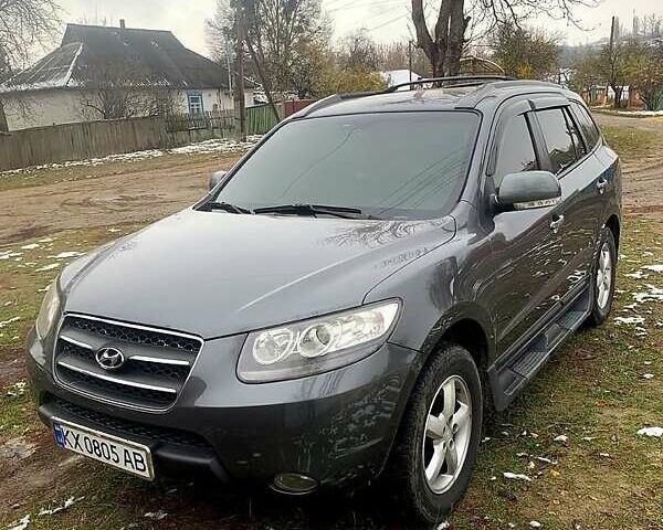 Серый Хендай Санта Фе, объемом двигателя 2.2 л и пробегом 230 тыс. км за 9799 $, фото 7 на Automoto.ua
