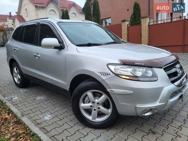 Серый Хендай Санта Фе, объемом двигателя 2.19 л и пробегом 252 тыс. км за 10300 $, фото 3 на Automoto.ua