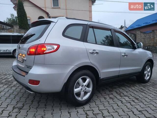 Серый Хендай Санта Фе, объемом двигателя 2.19 л и пробегом 252 тыс. км за 10300 $, фото 12 на Automoto.ua