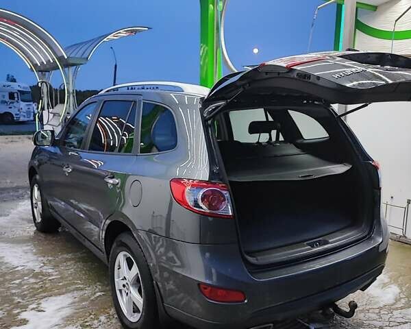 Серый Хендай Санта Фе, объемом двигателя 2.2 л и пробегом 202 тыс. км за 13999 $, фото 60 на Automoto.ua