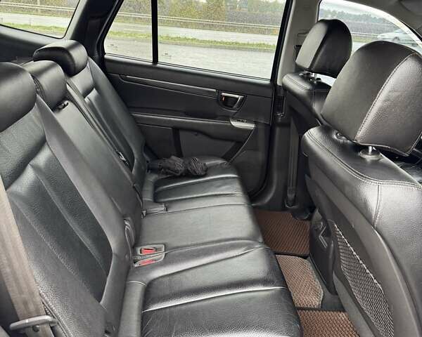 Серый Хендай Санта Фе, объемом двигателя 2.2 л и пробегом 161 тыс. км за 12400 $, фото 13 на Automoto.ua