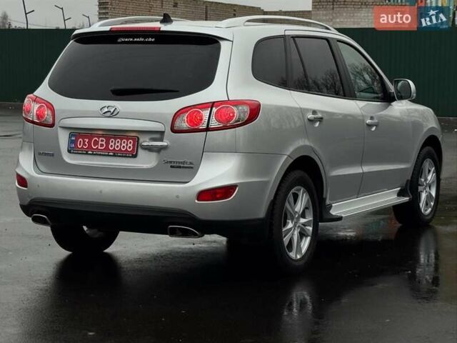 Серый Хендай Санта Фе, объемом двигателя 2.2 л и пробегом 260 тыс. км за 11800 $, фото 3 на Automoto.ua